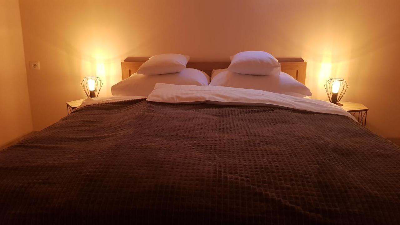 Apartament Komarno III เยเลเนียกูรา ภายนอก รูปภาพ