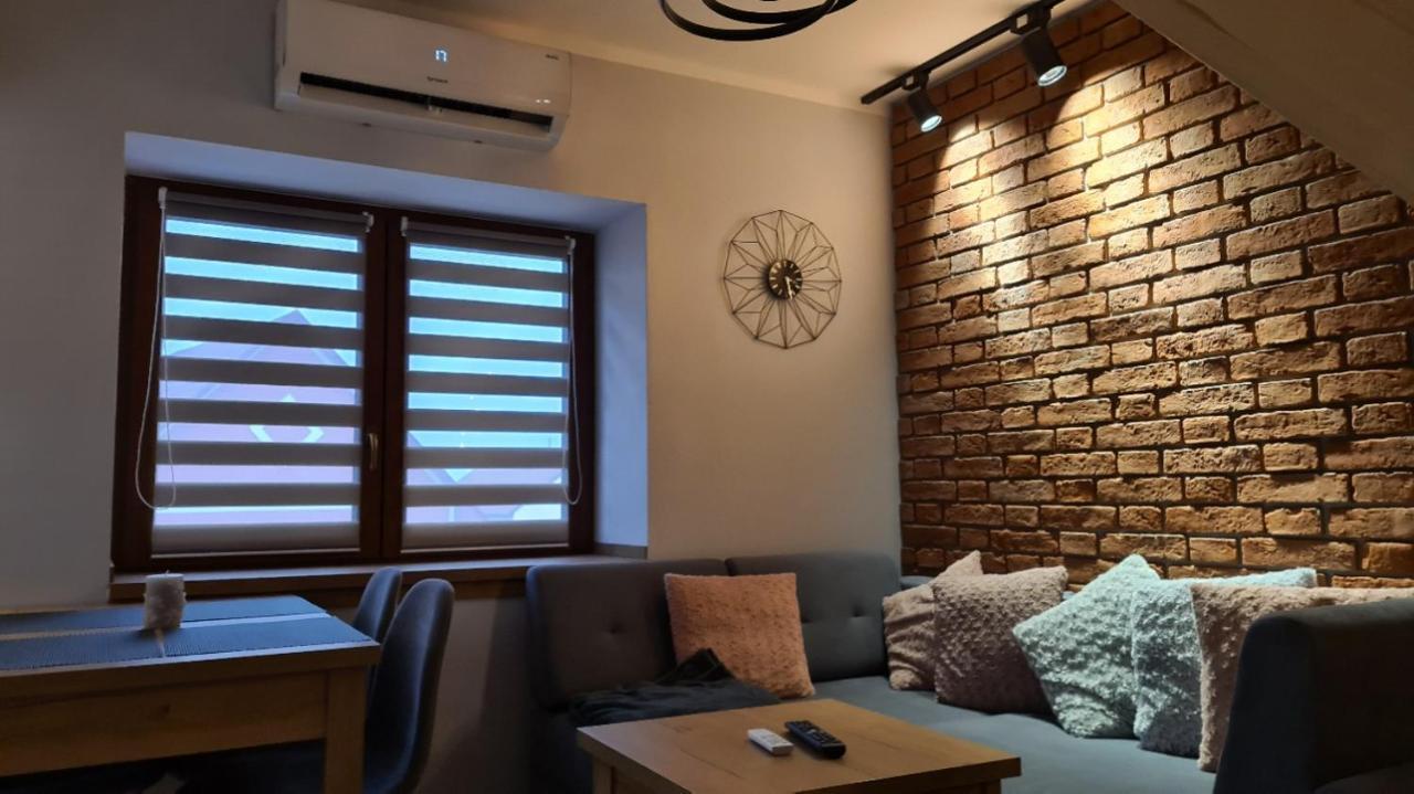 Apartament Komarno III เยเลเนียกูรา ภายนอก รูปภาพ